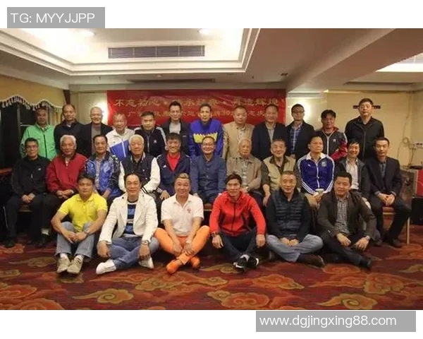 足球明星职业生涯的巅峰年龄与退役时间的深度探讨 足球明星职业生涯的巅峰年龄与退役时间的深度探讨