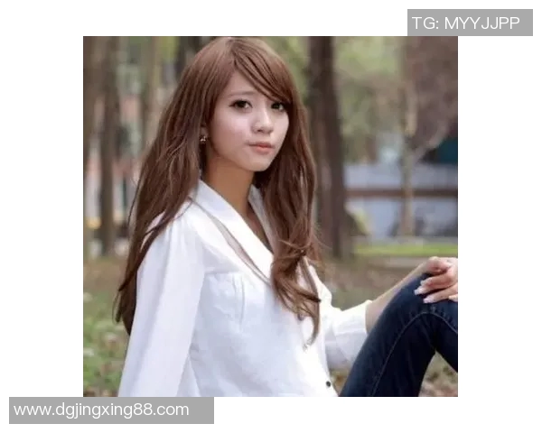 日韩足球明星的女友们：她们的爱情故事与生活点滴揭秘