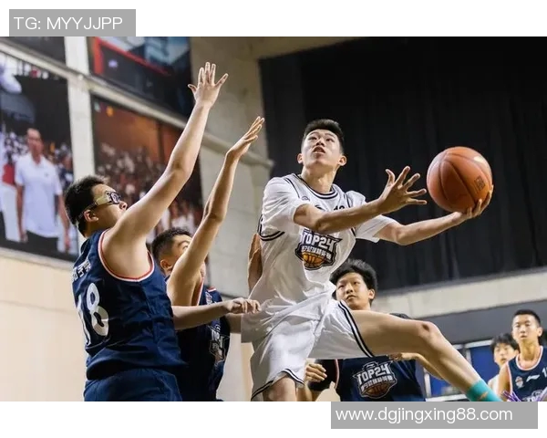 篮球小明星荣耀加冕授予年轻球员崭新称号激励梦想与拼搏精神